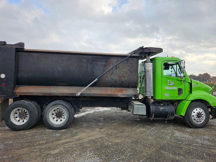 freightliner-columbia-112-image-21