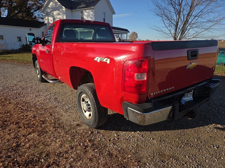 2010-chevrolet-2500hd-image-14