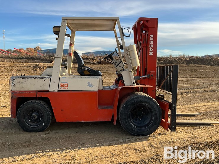 nissan-80-rough-terrain-forklift-image-4