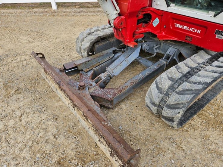 #3422-•-takeuchi-tb260-excavator-image-13