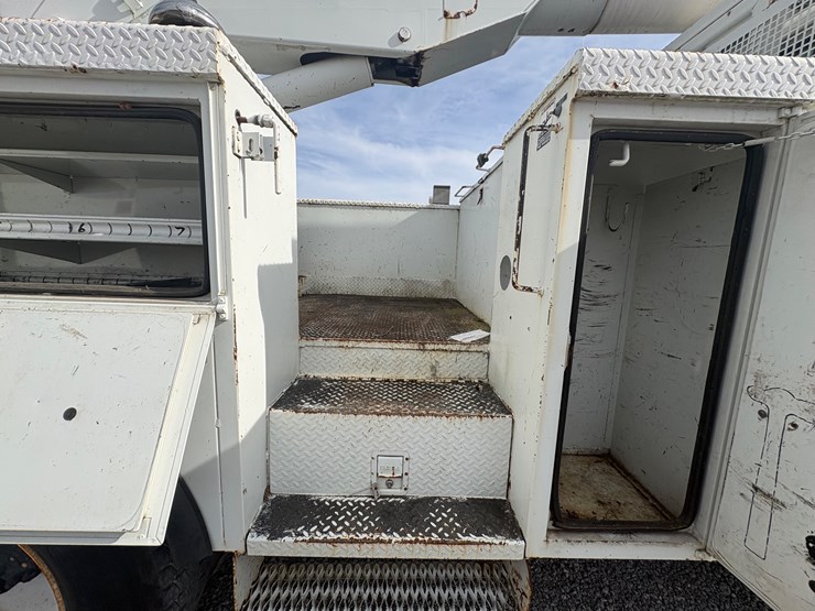 2002-international-4700-image-12