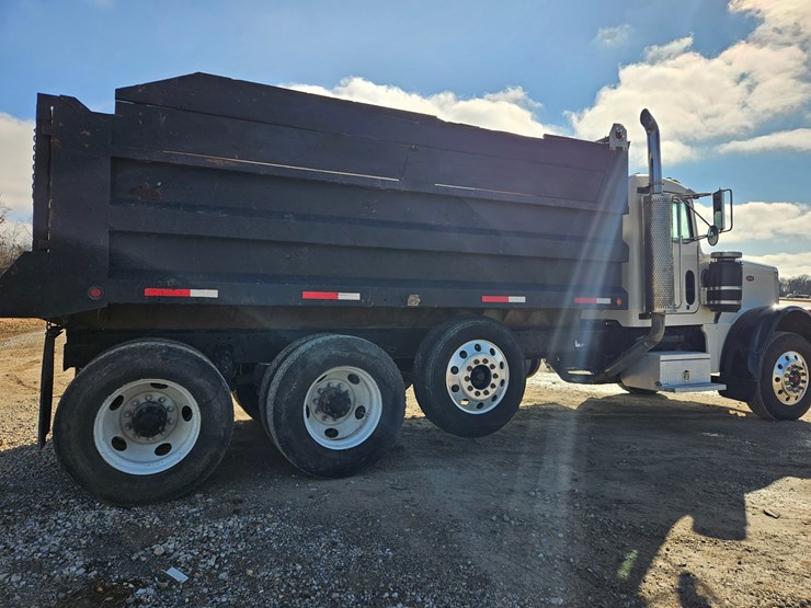 peterbilt-379-image-19