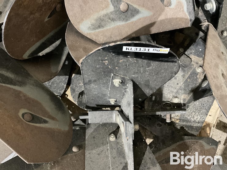 hiniker-cultivator-hiller/ridge-attachment-image-16