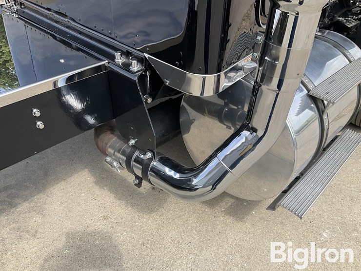 kenworth-w925-image-13