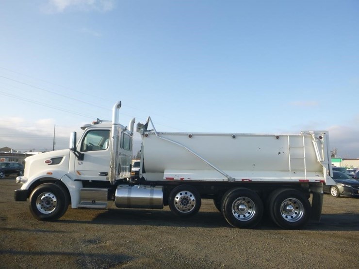 2019-peterbilt-567-image-5