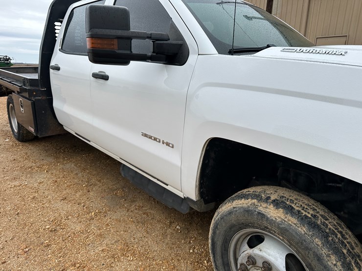 2017-chevrolet-3500hd-image-48