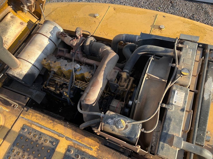 2005-john-deere-330cl-image-18