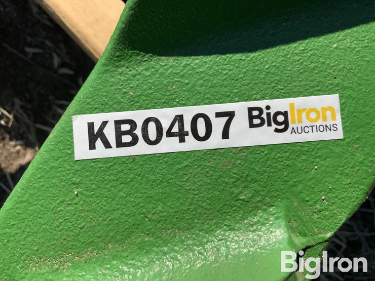 john-deere-12-image-17