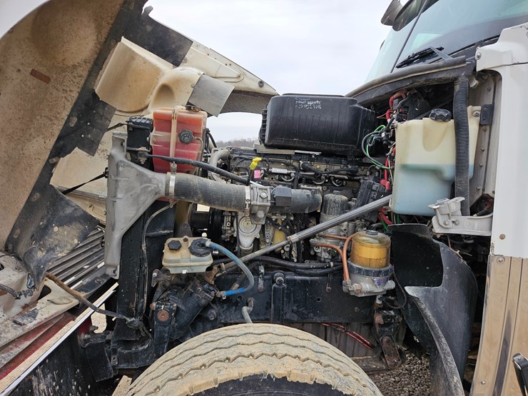 freightliner-122sd-image-52