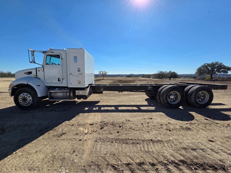 peterbilt-340-image-7