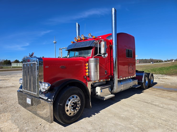 2005-peterbilt-379-image-4