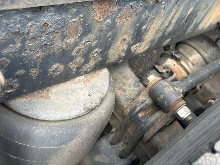 peterbilt-384-image-6