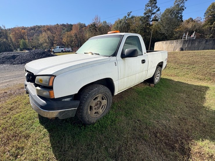 2003-chevrolet-silverado-1500-image-1