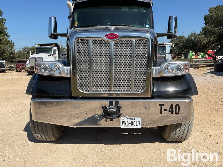 peterbilt-567-image-12