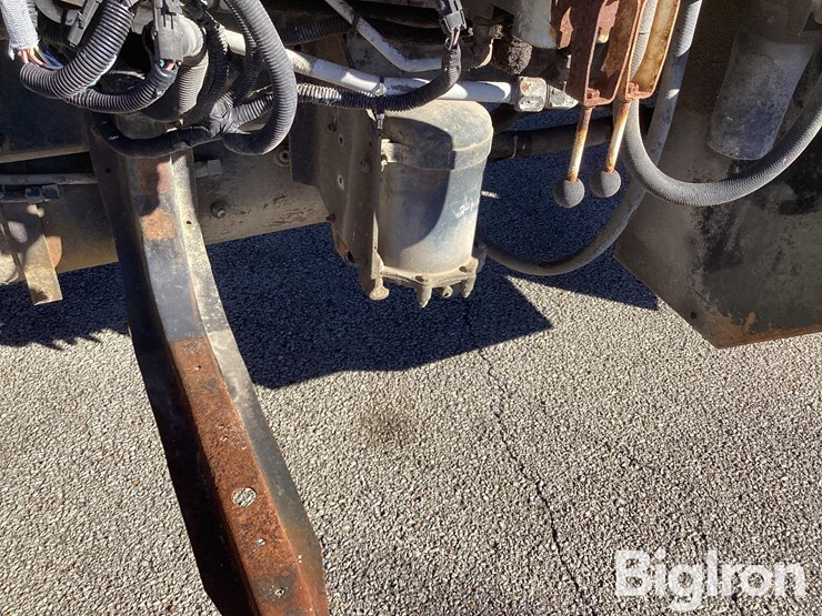 international-4900-image-11