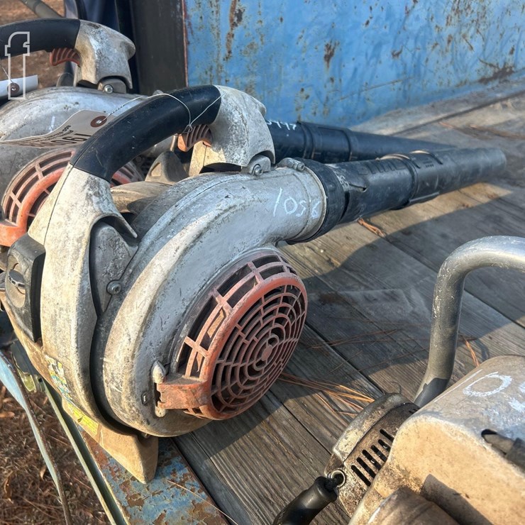 STIHL GAS POWERED HAND HELD BLOWER