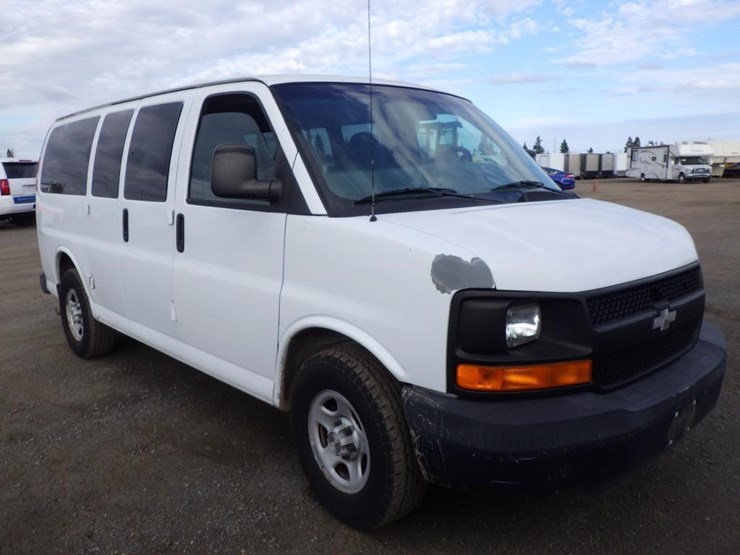 2008-chevrolet-express-1500-image-2