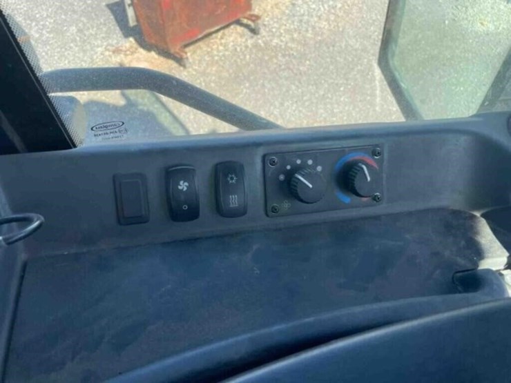 2019-deere-750k-lgp-image-35