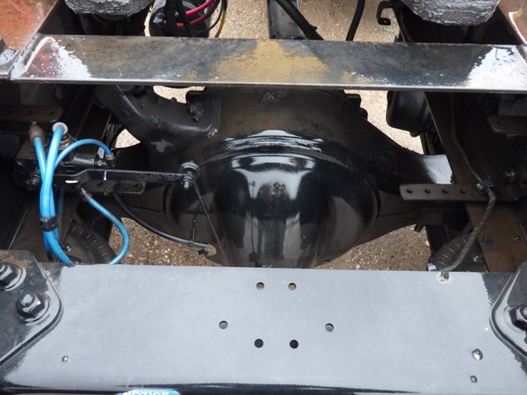 2020-freightliner-cascadia-126-image-12