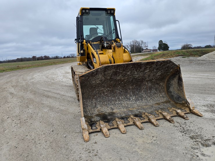 caterpillar-953d-image-52