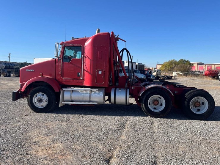 2010-kenworth-t800-image-8
