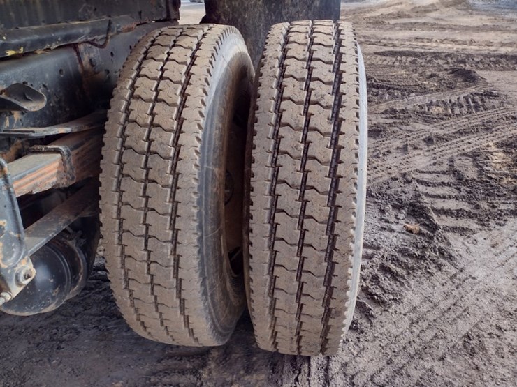 freightliner-fl70-image-28