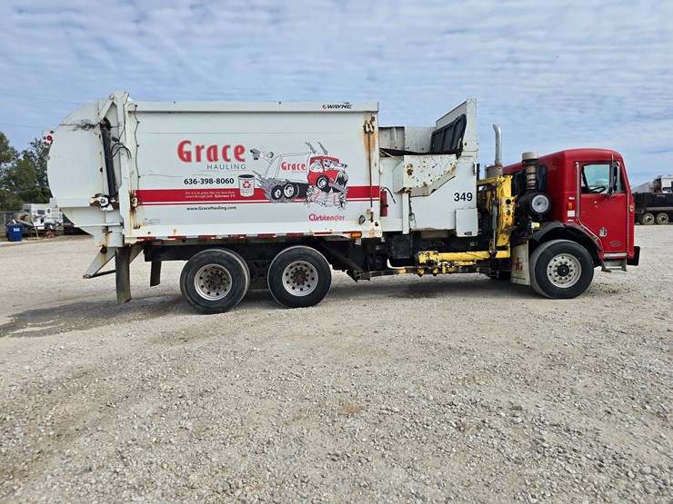 2003-peterbilt-320-image-34