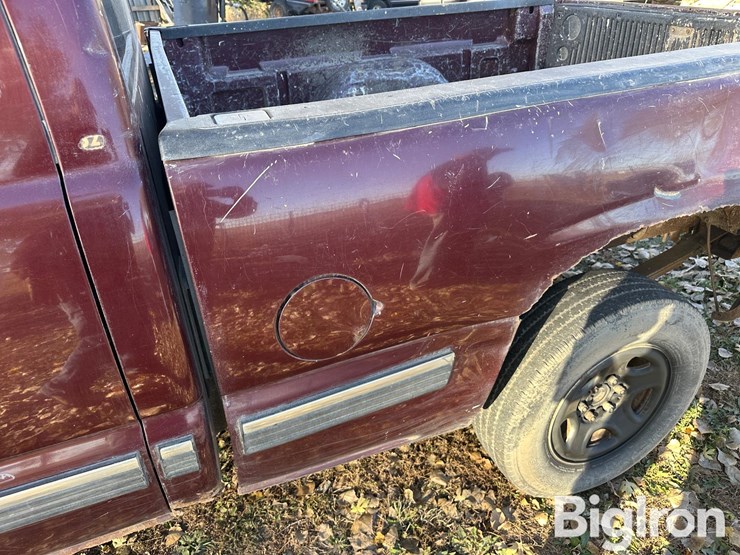 2002-chevrolet-silverado-1500-image-15