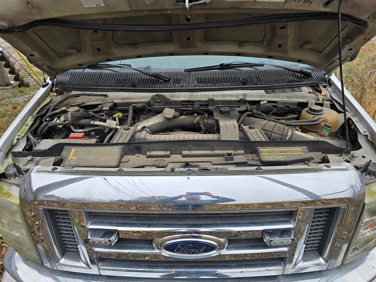 2010-ford-e450-image-25