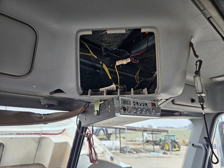 freightliner-122sd-image-91