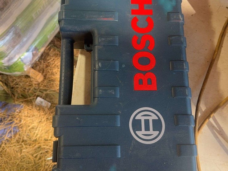 bosch-bulldog-extreme-max-electric-hammer-drill-image-3