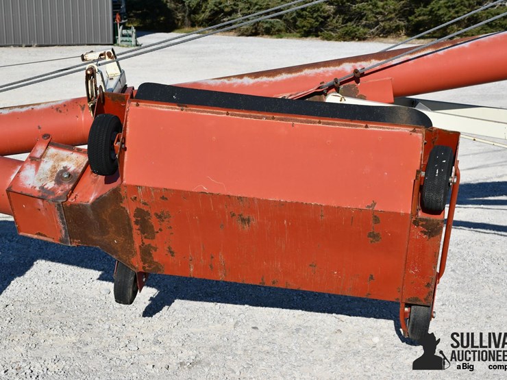 buhler-farm-king-y1070tm-10"x70'-swing-away-auger-image-15