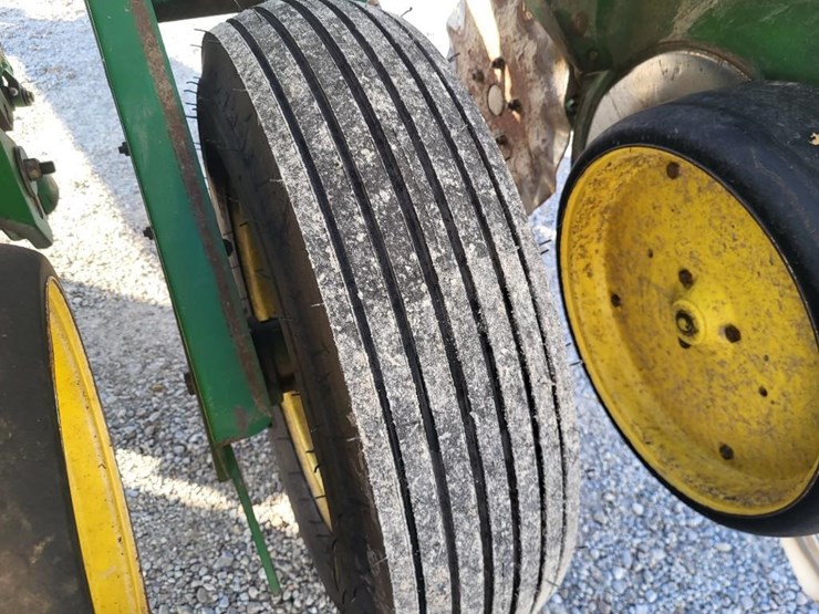 john-deere-7200-image-21