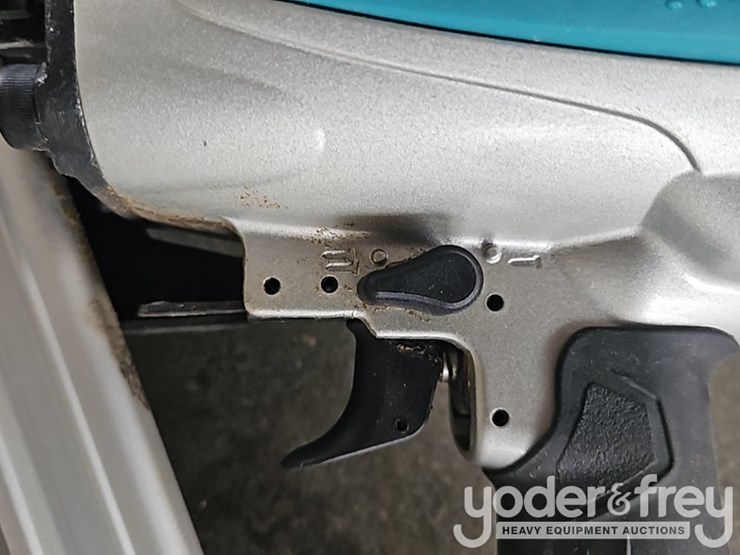 makita-an924-3-1/2"-framing-nailing,-reconditioned-image-10