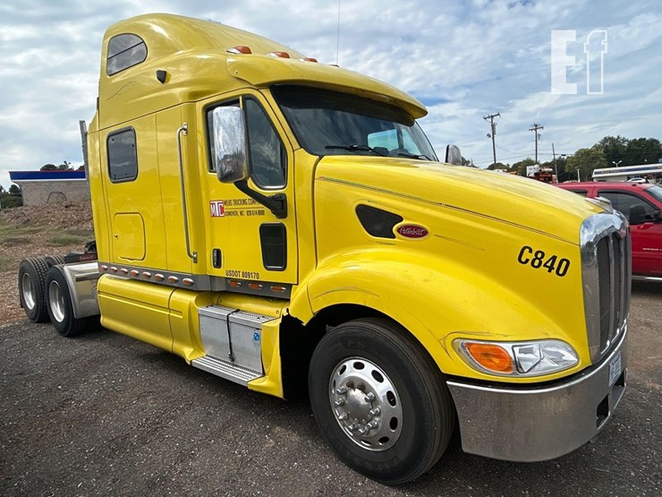 peterbilt-384-image-2