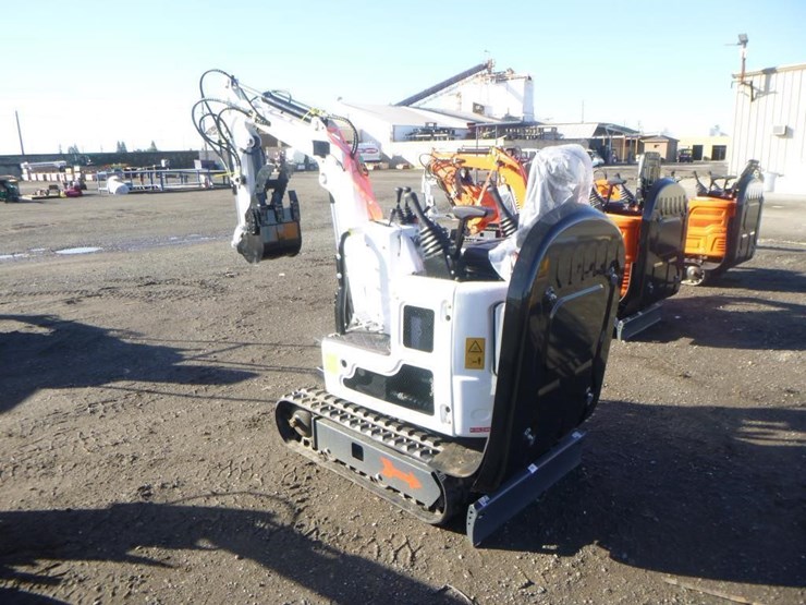 blt-319-hydraulic-excavator-image-4