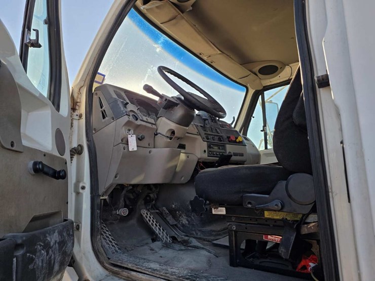 2003-sterling-lt9500-image-9