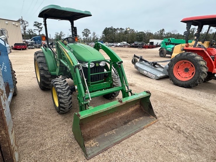 john-deere-4105-image-2