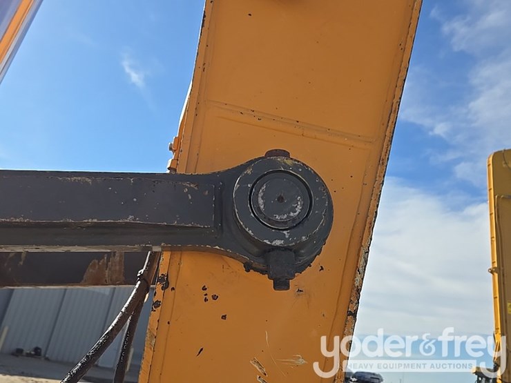 2021-case-cx210-lc-image-42