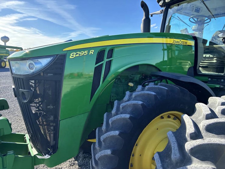 2014-john-deere-8295r-image-37