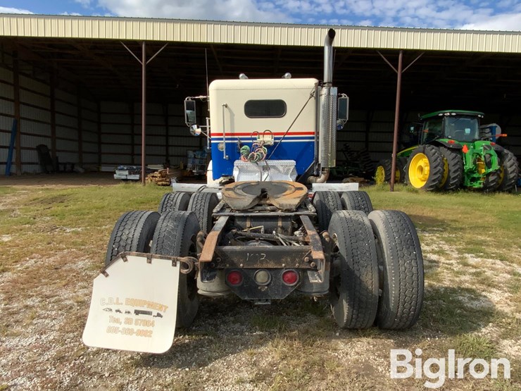 1997-freightliner-fld120-image-6