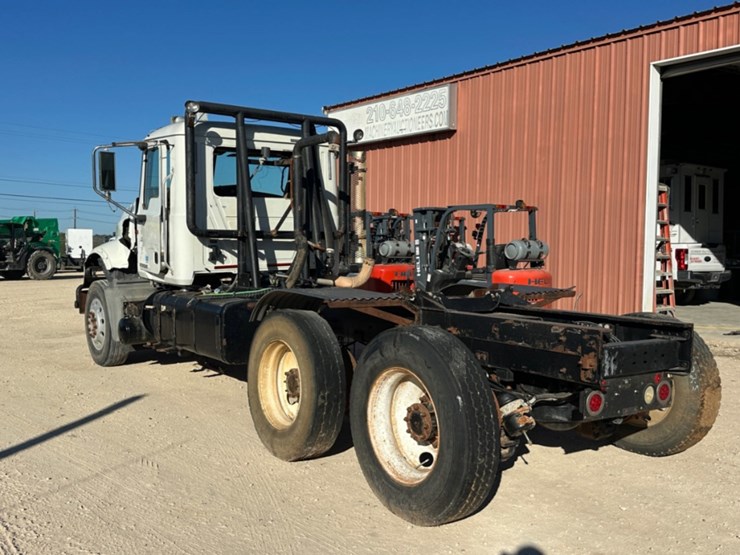 mack-granite-gu713-image-7