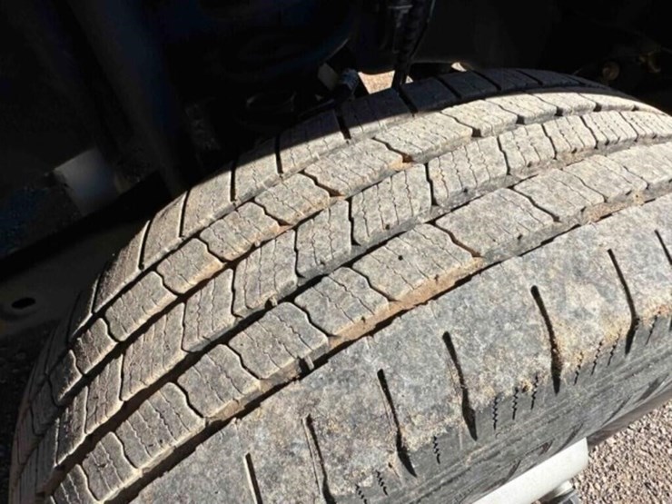 2024-ford-f350-image-33