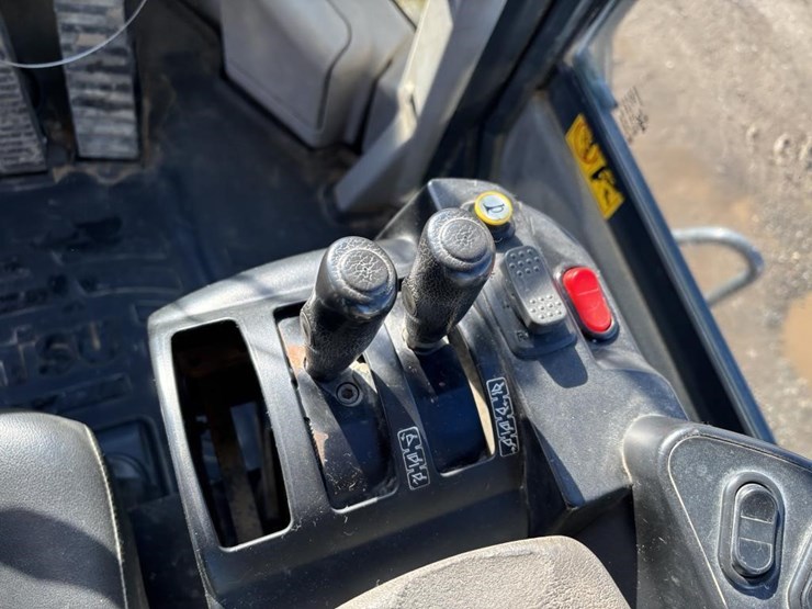 2014-komatsu-wa380-7-image-43