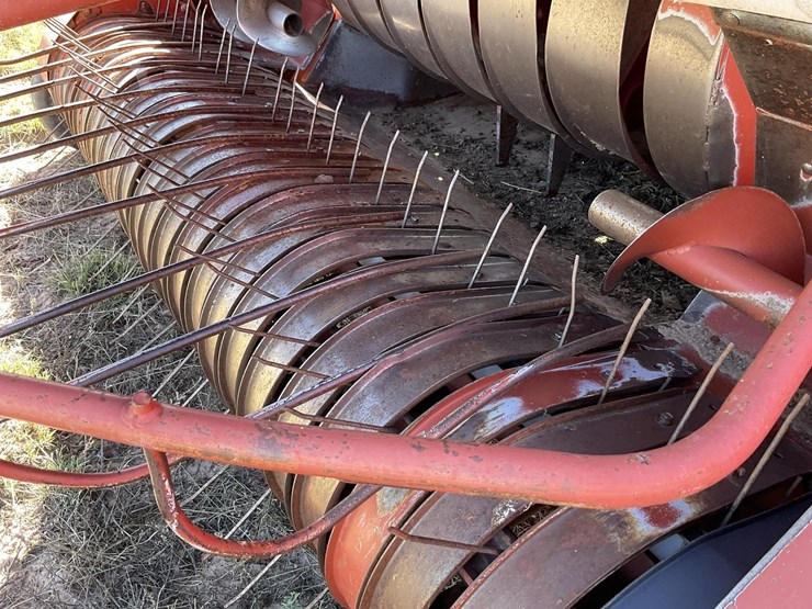 1980-hesston-4900-image-10