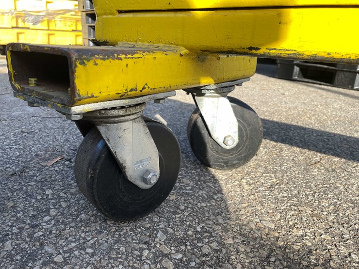 #6014-•-(1)-heavy-duty-rolling-material-cart-(o11)-image-13