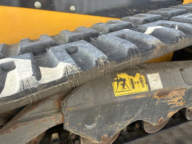 new-holland-c334-image-46