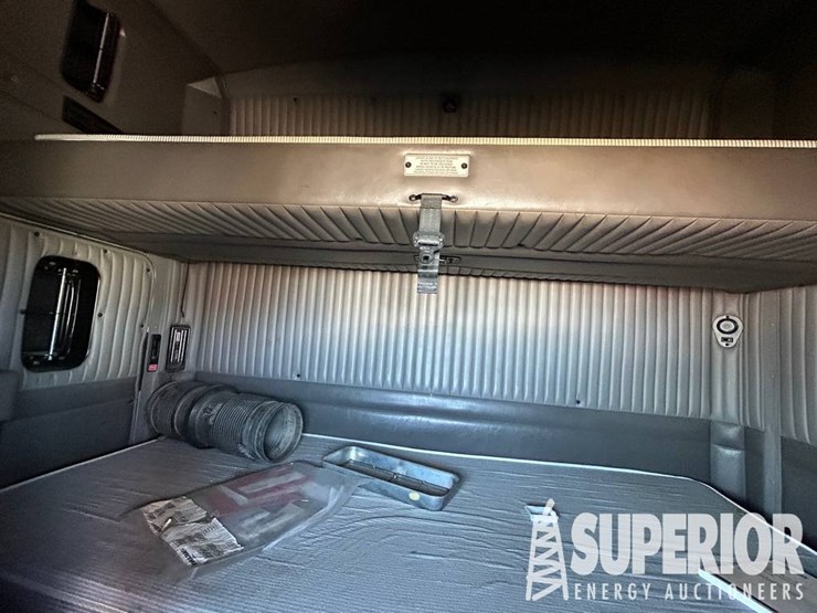 2010-kenworth-t800-image-5