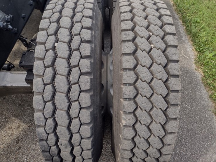 freightliner-m2-106-image-28