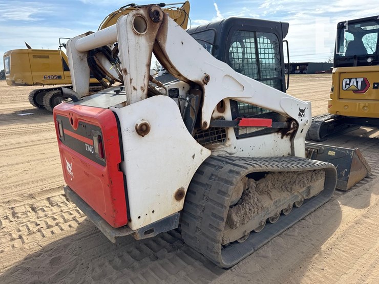 2022-bobcat-t740-image-4